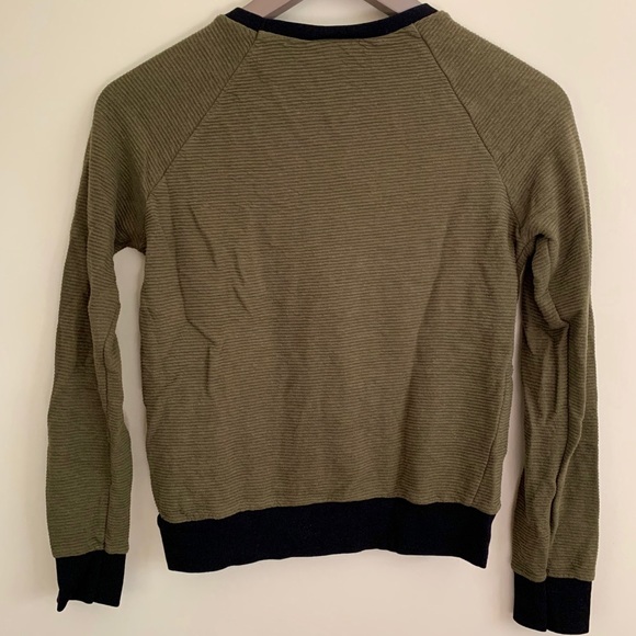 🦋 Army Green Ribbed Tee 🦋 - Picture 2 of 5